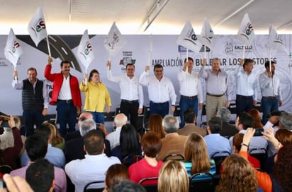 Obra. El gobernador Miguel Riquelme Solís encabezó en la ciudad capital el arranque de la ampliación del bulevar Los Pastores.