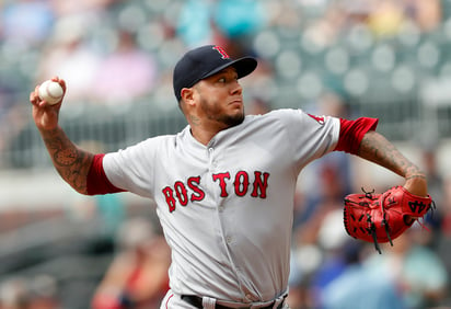 El mexicano Héctor Velázquez relevó ayer en el triunfo de su equipo Medias Rojas de Boston por pizarra de 7-5 ante Indios de Cleveland.