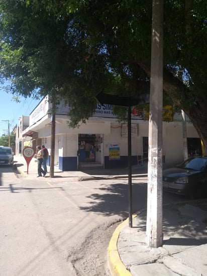 Nomenclaturas. No son rectangulares y no tienen el nombre por ambas caras. El vértice luce como si estuviera al revés. (EL SIGLO DE TORREÓN)