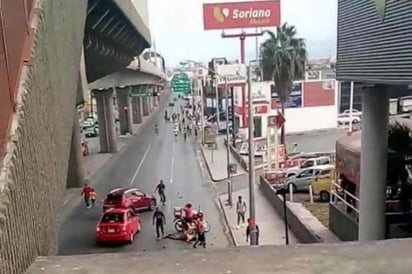 El sujeto fue llevado al hospital universitario, donde se reporta su estado como grave. 