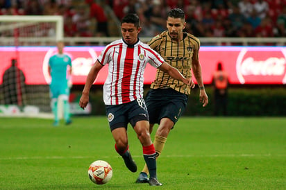 Los Pumas derrotaron 3-1 a las Chivas en Guadalajara, para avanzar a cuartos de final en la Copa MX.