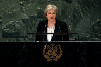 Contra Rusia. May criticó al gobierno de Putin y hacía referencia al ataque con veneno sobre el exagente Serguéi Skripal. (AP)