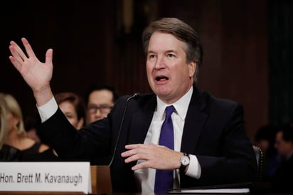 “Categórica e inequívocamente niego las acusaciones contra mí por parte de la doctora Ford. Nunca tuve un encuentro sexual o físico contra la doctora Ford”, sostuvo Kavanaugh, en un tono desafiante. (EFE)