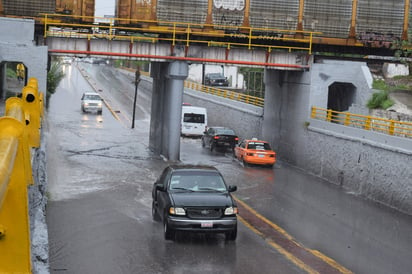 Lluvias. Se captaron 20 milímetros en Gómez Palacio; por 20 minutos estuvo cerrado el paso a desnivel de la calle Urrea. (EL SIGLO DE TORREÓN)