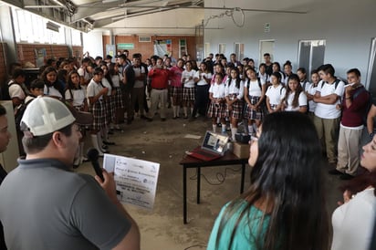 Participación. Más de 100 estudiantes participaron en las actividades que se realizaron para concientizar sobre el bullying. (EL SIGLO DE TORREÓN)