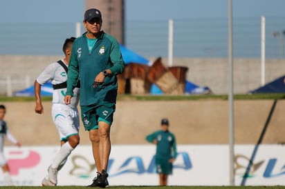 El director técnico de Santos Laguna, Salvador Reyes, desea que sus dirigidos sean más reconocidos gracias al buen desempeño en el torneo.