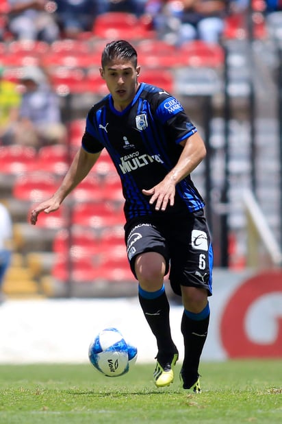 El jugador de los Gallos Blancos recibió su primer llamado al Tricolor de Ricardo Ferretti. (Jam Media)