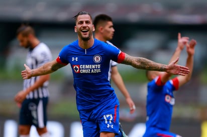 Édgar Méndez anotó el segundo gol del Cruz Azul en el triunfo 2-1 sobre Rayados de Monterrey.