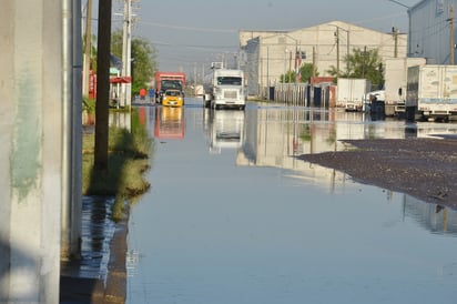 Demanda. Ciudadanos y organismos empresariales, demandan ante las fuertes lluvias la construcción del drenaje pluvial como una prioridad. (EL SIGLO DE TORREÓN)