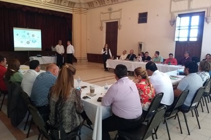 Inevap. El Instituto realizó un taller para funcionarios de Lerdo. La evaluación será en 2019 de lo que se hizo en 2018. (EL SIGLO DE TORREÓN) 