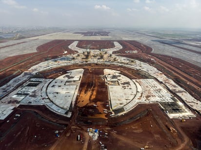 Jesús Ramírez, vocero del presidente electo, Andrés Manuel López Obrador, señaló que la consulta para la construcción del nuevo aeropuerto se llevará a cabo durante cuatro días, del 25 al 28 de octubre próximos. (NOTIMEX)