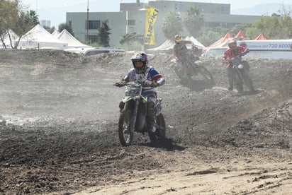 Dos días de motores rugiendo al máximo y altas velocidades, se vivieron en la pista Crossport SMX ubicada en lo que eran campos de beisbol en la Unidad Deportiva Aeropuerto, recibiendo una gran competencia.