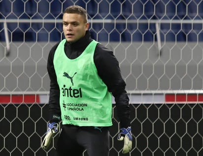 El jugador de Santos participó como portero en un interescuadras con su selección. (Especial)