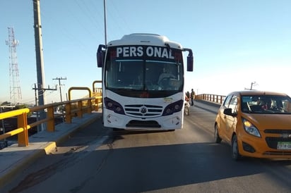 Accidente. El vehículo responsable se impactó contra un autobús.