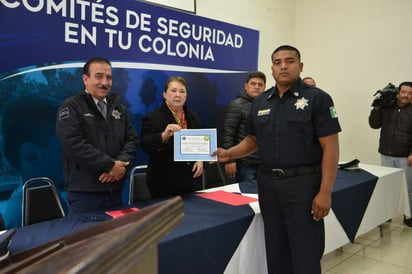 De acuerdo a la alcaldesa Lilia Flores Boardman los policías tienen un seguro de vida por muerte accidental y muerte natural por 100 mil pesos. 