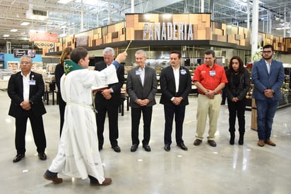 Apertura. Ayer se llevó a cabo la inauguración de la tercera tienda de HEB en Torreón, la que estará abierta a partir de hoy por la mañana. (EL SIGLO DE TORREÓN/JESÚS GALINDO)