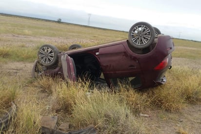 Daños. Maestros sufren volcadura rumbo a Tlahualilo.  (EL SIGLO DE TORREÓN) 