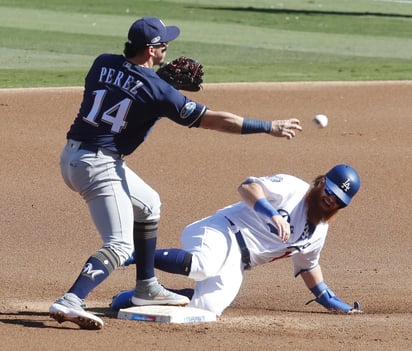 Cerveceros busca seguir con vida, mientras que los Dodgers van por su boleto a la Serie Mundial, hoy en Miller Park.