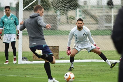 Julio Furch y Jonathan Orozco en un entrenamiento con Santos. (Jesús Galindo)