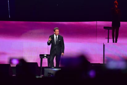 La presencia de Luis Miguel se estaría planeando para el cierre de la edición de aniversario. (ARCHIVO)