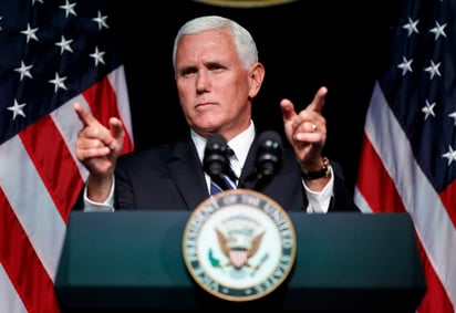 Pence sostuvo que lo que ocurre en el sur de la frontera de Estados Unidos es un “crisis” y reiteró que la administración Trump no permitirá que migrantes violen la soberanía estadounidense. (ARCHIVO)