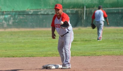 Un solo juego definirá al nuevo campeón de este competitivo circuito en el que militan los mejores peloteros veteranos de la región.