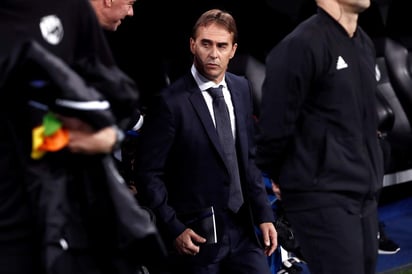 Para salvarse, Lopetegui tendrá que salir victorioso del clásico contra el Barcelona, el líder de la Liga española.