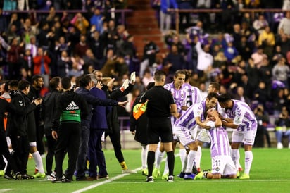 Daniele Verde (11) celebra luego de anotar el gol del empate.