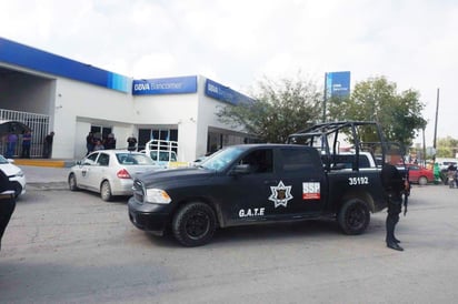 Corporaciones. Elementos de distintas corporaciones de seguridad acudieron al lugar. (EL SIGLO DE TORREÓN)