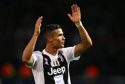 Cristiano Ronaldo gesticula tras la victoria 1-0 de Juventus sobre Manchester United en la Liga de Campeones.