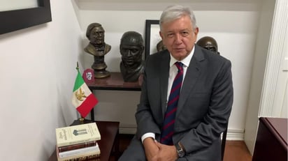 El presidente electo, Andrés Manuel López Obrador, reveló que con la cancelación del proyecto del nuevo aeropuerto en Texcoco frenó un megaproyecto parecido a Santa Fe que querían construir en las 600 hectáreas del actual aeropuerto Benito Juárez de la Ciudad de México. (ESPECIAL)