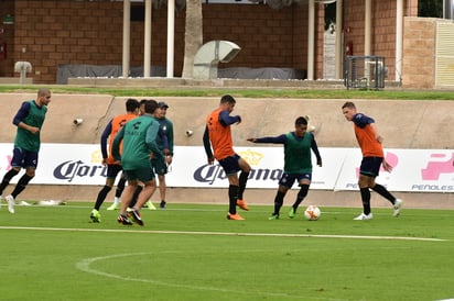 El plantel Albiverde trabajó en las canchas alternas de Territorio Santos Modelo bajo un clima inusual en la Comarca Lagunera. Los dirigidos por 'Chava' Reyes buscarán el liderato de la tabla general.