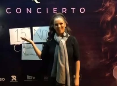 Tras un error en la publicidad de su concierto en el Auditorio Nacional, fue la cantante quien se encargó de ponerle remedio. (ESPECIAL)