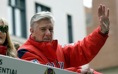 Dave Dombrowski, presidente de operaciones de Medias Rojas, dijo que le gustaría que no se fueran jugadores a otros equipos.