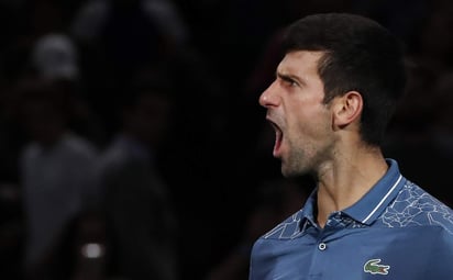 “Nole” disputará su quinta final del torneo, tras lograr un marcador de 7-6 (6), 5-7, 7-6 (3), por lo que enfrentará al ruso Karen Khachanov, que le ganó al austriaco Dominic Thiem. (EFE)