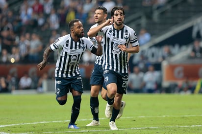 Rodolfo Pizarro celebra su anotación ante los Tiburones.