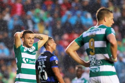 Guerreros dejan escapar la cima