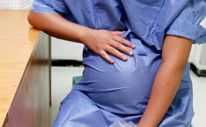 Prevención. La OMS dice que es importante recibir atención personalizada durante y después del parto. (ARCHIVO)