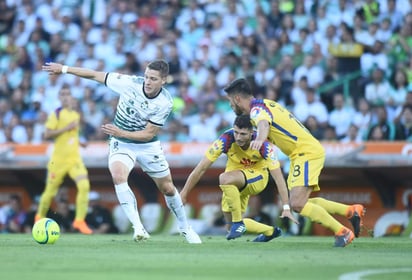 Santos Laguna llega a la jornada 16 con 28 unidades, mientras que América suma 29 puntos y una diferencia de cuatro goles contra los pupilos de 'Chava' Reyes. (ARCHIVO)