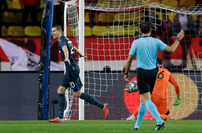 Hans Vanaken festeja su gol ante Mónaco.