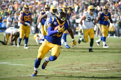 Todd Gurley está teniendo una campaña espectacular con los Carneros de Los Ángeles, tiene ya 16 anotaciones, 12 por la vía terrestre y cuatro por pase.