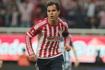 En 17 años de carrera como profesional Omar Bravo portó la playera de las Chivas en tres diferentes etapas. (Jam Media)