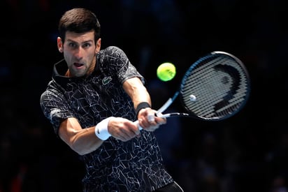 Empezó siendo el mejor partido de los que se llevan disputados esta semana, pero tras ceder el segundo set Zverev, la pelea se fue diluyendo y 'Nole' sacó a relucir que es más fuerte psicológicamente. (AP)