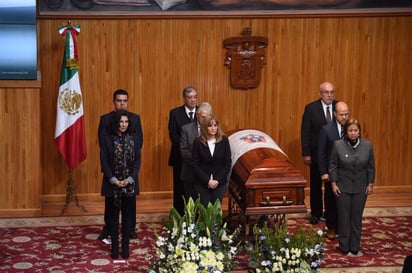 Guardia realizada por integrantes de la Administración General de la UdG. (TWITTER) 