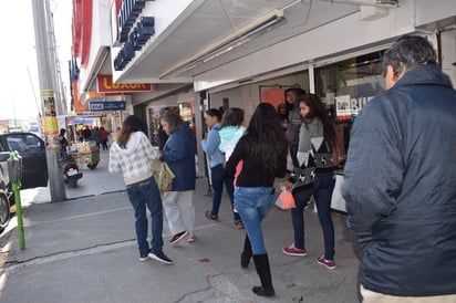 A diferencia de lo ocurrido en la zona centro, algunos complejos comerciales como Plaza Imagen no registró un incremento en la afluencia de compradores. (EL SIGLO DE TORREÓN)