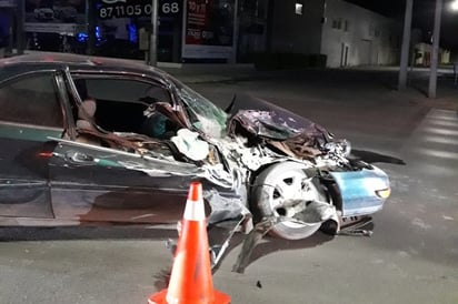 Accidente. Choca contra operativo alcoholímetro de Torreón.