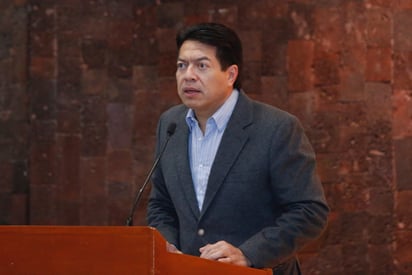 Mario Delgado Carrillo, coordinador del Grupo Parlamentario de Morena, convocó a los legisladores locales de la coalición Juntos Haremos Historia a sacar adelante la agenda prioritaria de la Cuarta Transformación y lograr la pacificación del país. (NOTIMEX)