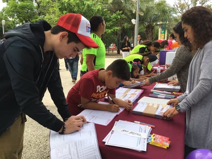 Arranque. Miles de menores de diversos estados del país acuden a las urnas con motivo de la Consulta Infantil y Juvenil 2018.