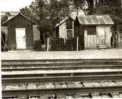 Al lograrse la categoría de Ciudad, se construye el primer hospital con el nombre de Francisco Zarco, abriendo sus puertas el 5 de abril de 1896.