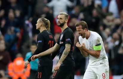 Harry Kane, de la selección de Inglaterra, festeja luego de anotar el gol del triunfo sobre Croacia en un encuentro de la Liga de Naciones de la UEFA.